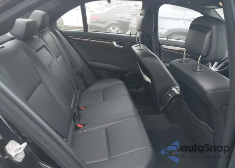 2013 Mercedes-Benz C 300 Luxury 4Matic/Sport 4Matic из США, поврежденный, VIN WDDGF8AB0DR263382